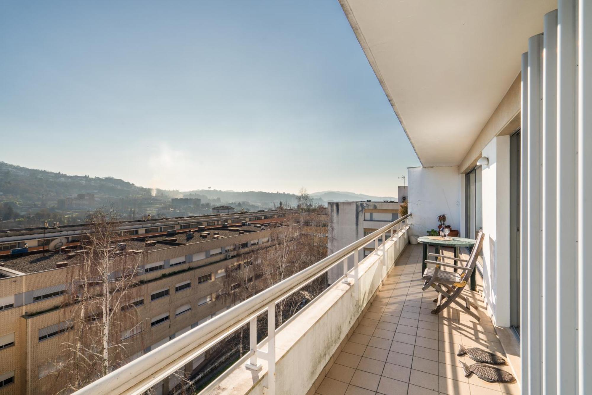 Homely Large Flat - Balcony Guimarães Eksteriør bilde